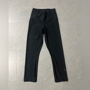 EUC Nike Dri-Fit Vixen Cropped Leggings in Black